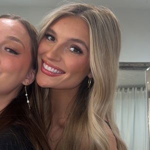 Meet your Posher, Mary claire